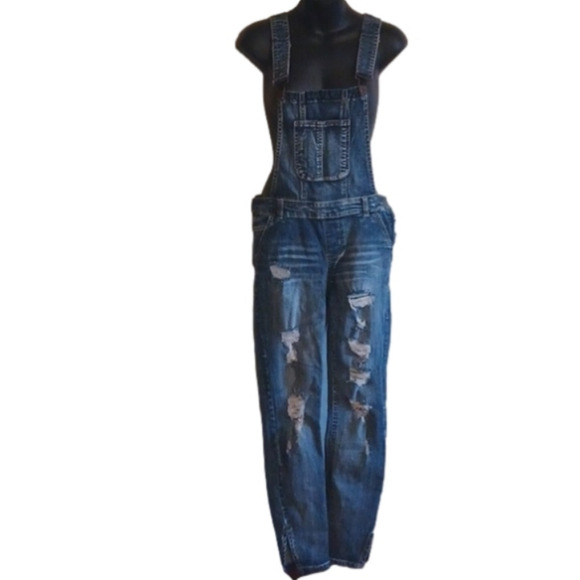 Dollhouse Denim - DISTRESSED overalls by Dollhouse. Size 7 .Great for Spring!